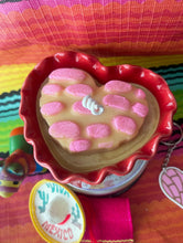 Load image into Gallery viewer, Eres mi pan dulce candle