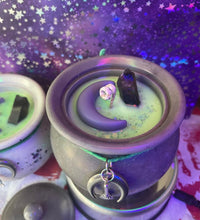 Load image into Gallery viewer, Witch Calderon candle