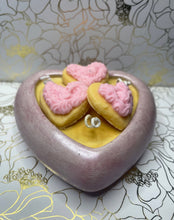 Load image into Gallery viewer, Heart Valentines Candle