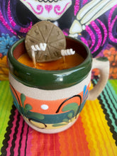 Load image into Gallery viewer, Taza artisanal candle