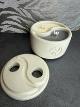 Load image into Gallery viewer, Yin Yang Soy candle