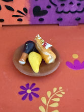 Load image into Gallery viewer, Altar de muertos ofrenda food
