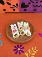 Load image into Gallery viewer, Altar de muertos ofrenda food