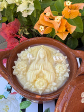 Load image into Gallery viewer, Virgen cazuelita candle