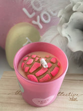 Load image into Gallery viewer, Valentine’s heart concha candle