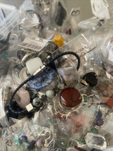 Load image into Gallery viewer, Mix Crystals Jewelry Bucket