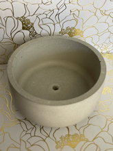 Load image into Gallery viewer, Round Plate Pot