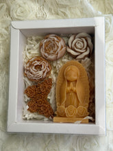 Load image into Gallery viewer, Virgen candle set
