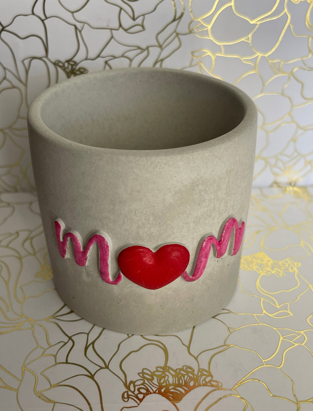 Mom cement pot