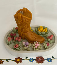 Load image into Gallery viewer, boot candle
