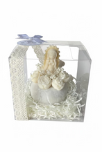 Load image into Gallery viewer, Virgen sphere Bouquet candle
