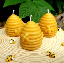 Load image into Gallery viewer, Bee hive candle
