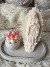 Load image into Gallery viewer, Virgen &amp; succulent Candle
