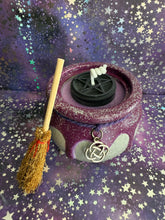 Load image into Gallery viewer, Witch pot soy candle

